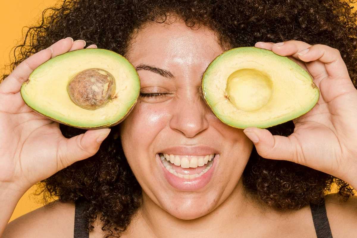 Breaking the Cycle of Emotional Eating and Building a Healthy Relationship with Food