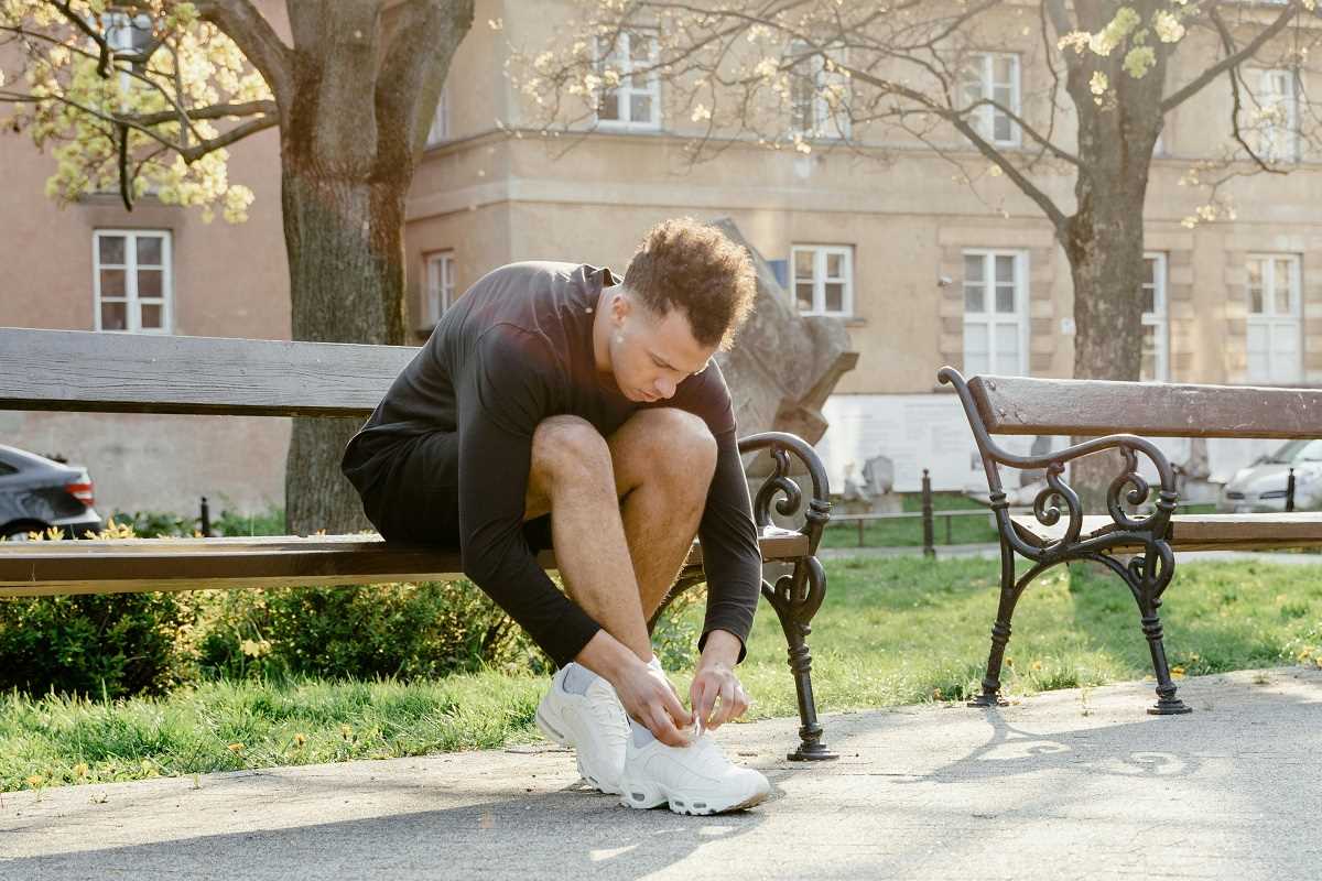 How to Balance Cardio and Weight Training for Beginners